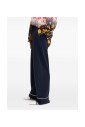 pantalon-bleu-avec-details-blancs