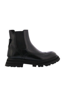 leather-boot-with-rubber-sole