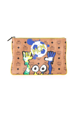 pre-owned-leather-clutches