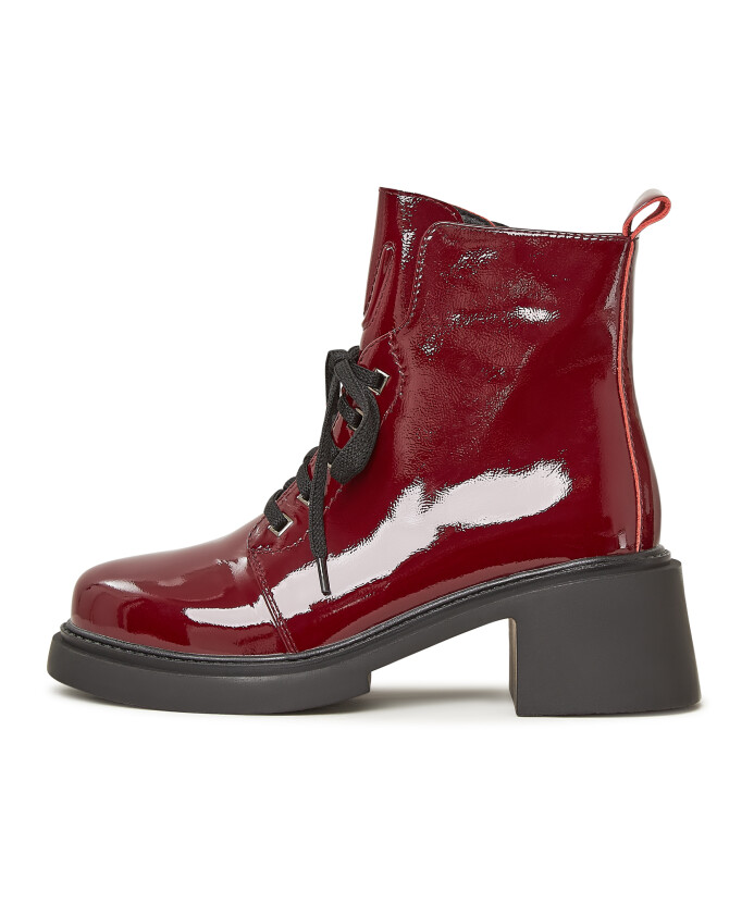 bottines-classiques-a-lacets