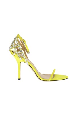 sandales-jaunes-ornees-de-cristaux