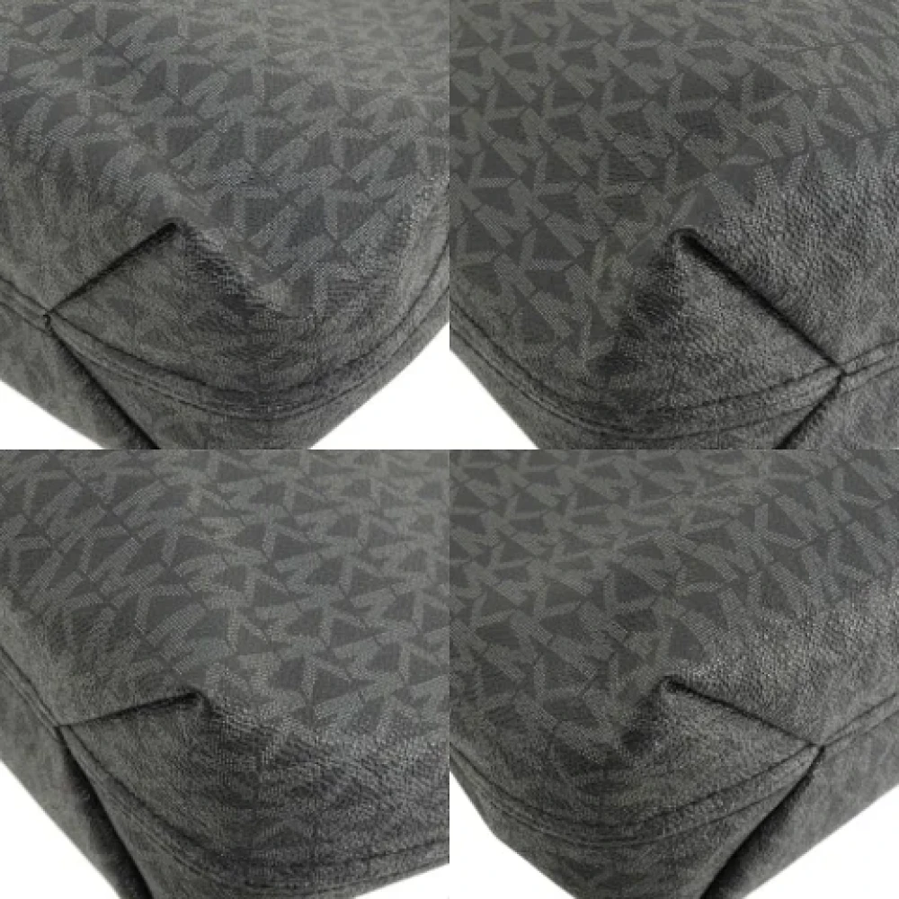 Michael Kors Pre-owned Canvas shoulder-bags Black Dames