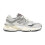 sneakers-grises-avec-technologie-damorti-avancee