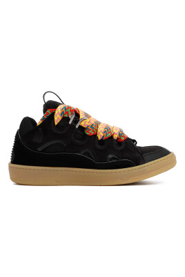sneakers-noires-bout-rond-lacets