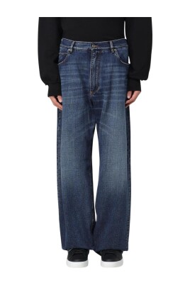 relaxed-fit-wide-leg-jeans
