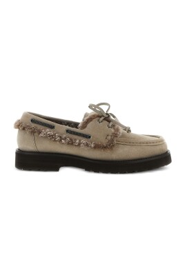 chaussures-plates-en-daim-marron