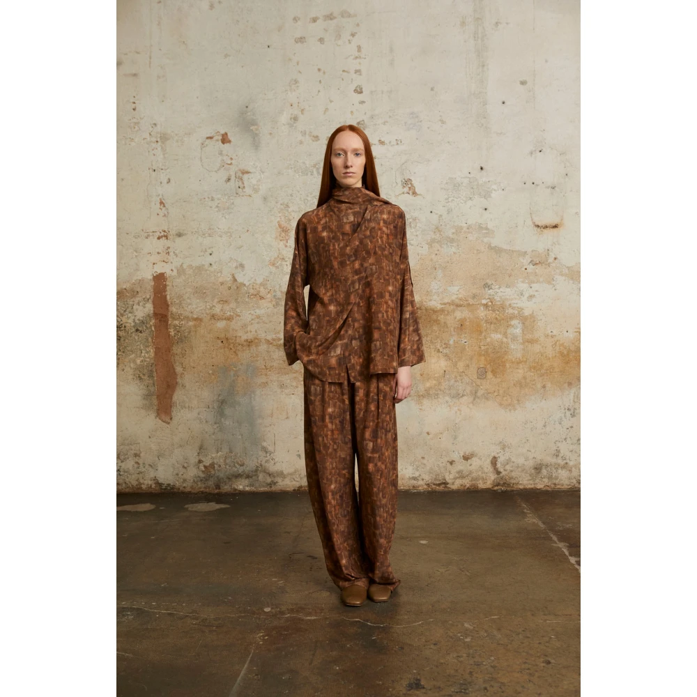 Cortana Zijden kubusprintblouse met dolmanmouwen Brown Dames