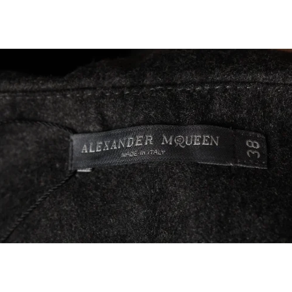 Alexander McQueen Pre-owned Wool bottoms Gray Dames