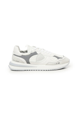 sneakers-blancs-en-mesh-avec-daim