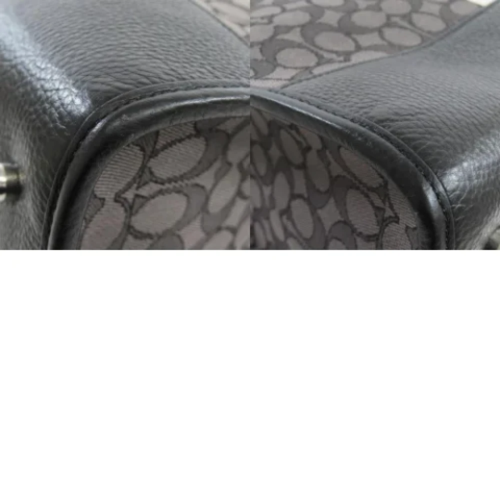 Coach Pre-owned Canvas shoulder-bags Black Dames