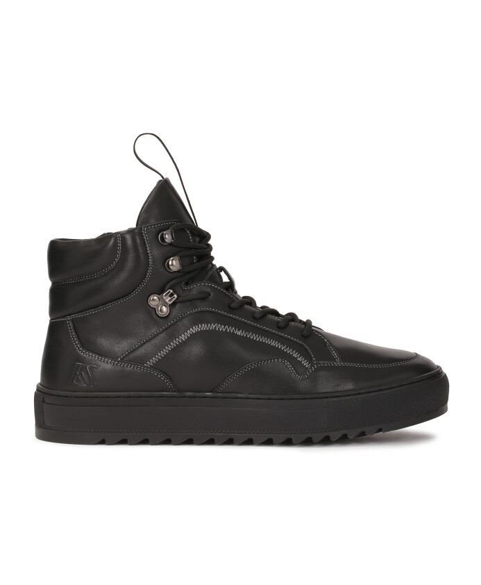 zwarte-hoge-leren-sneakers-met-veters