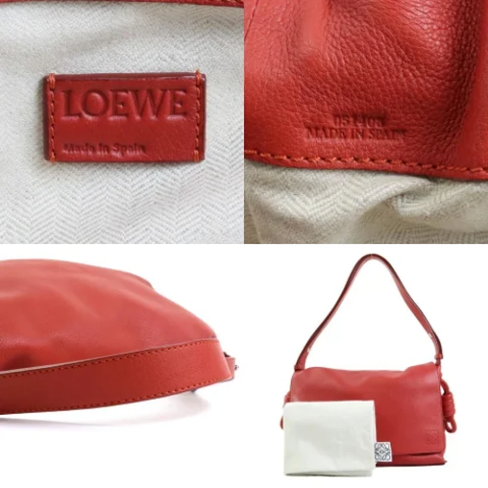 Loewe Pre-owned Fabric shoulder-bags Red Dames