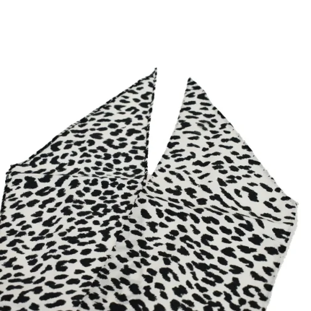 Yves Saint Laurent Vintage Pre-owned Silk scarves Black Dames