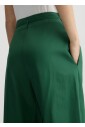 pantalon-decontracte-vert-avec-ceinture