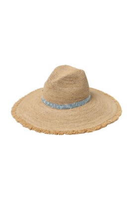 chic-woven-hat-for-casual-style