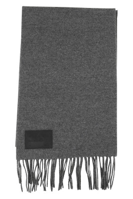 echarpe-grise-a-franges-avec-logo