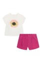 ensemble-t-shirt-blanc-et-short-fuchsia