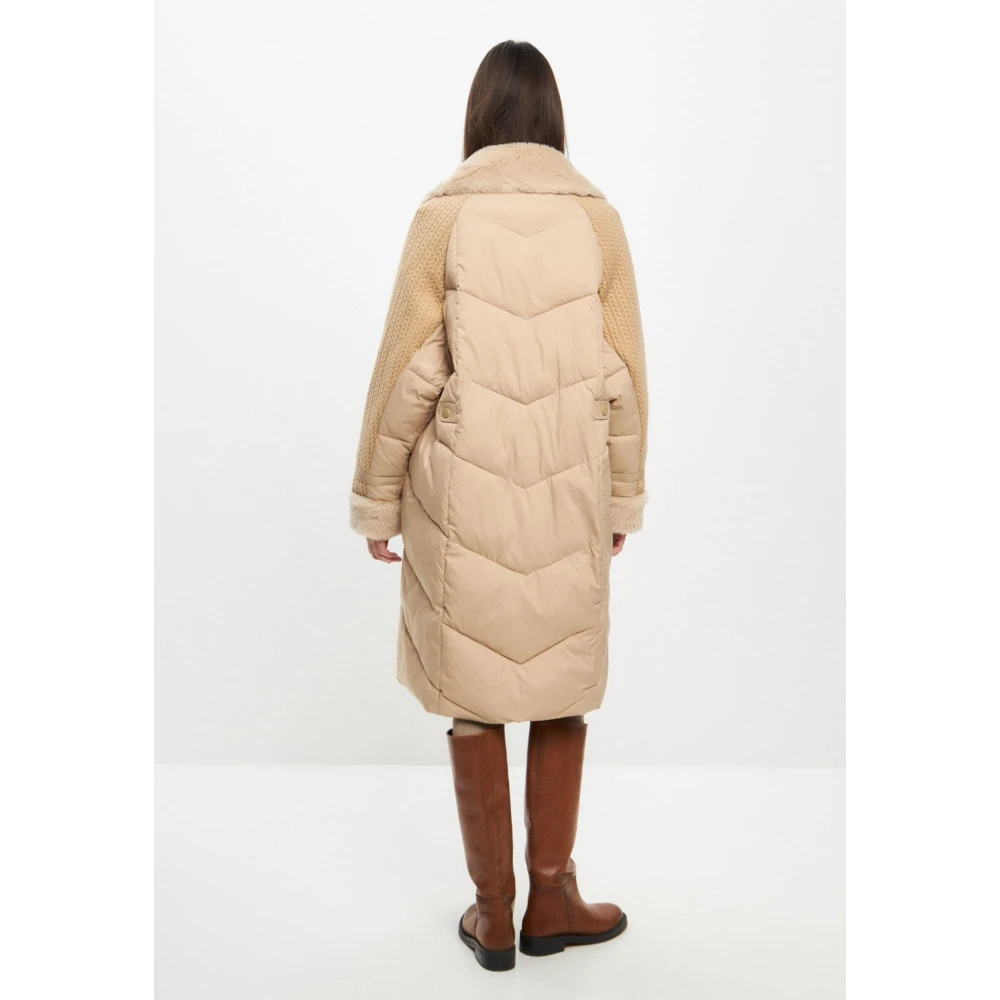 Cesare Gaspari Lange Gewatteerde Jas Oversized Stijl Beige Dames