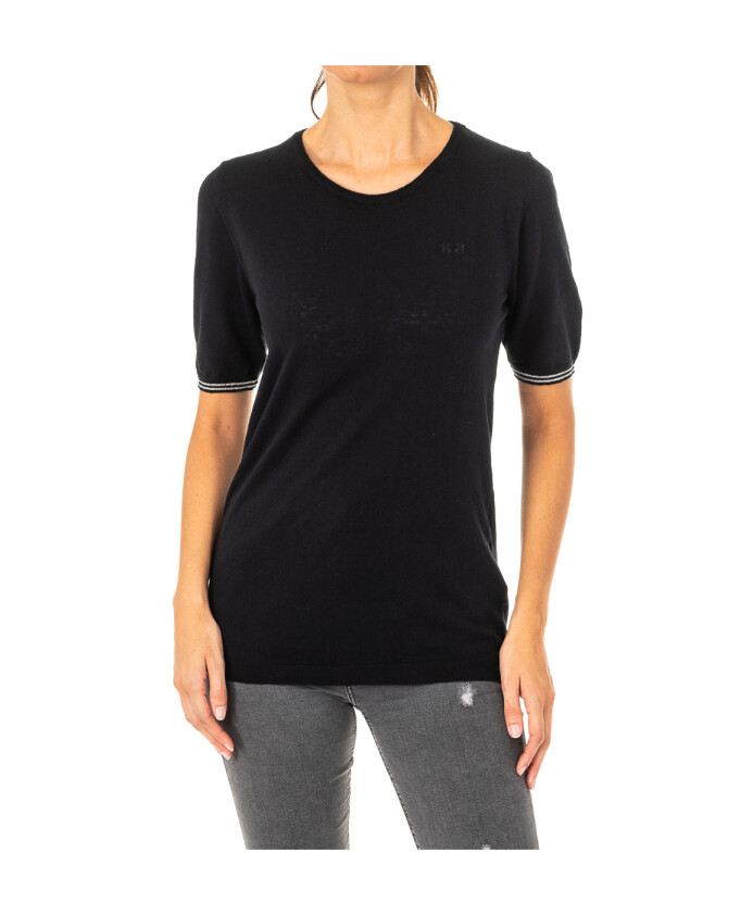 short-sleeved-t-shirt