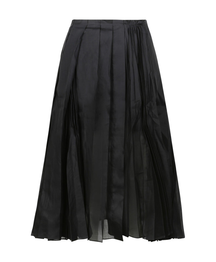 black-pleated-skirt