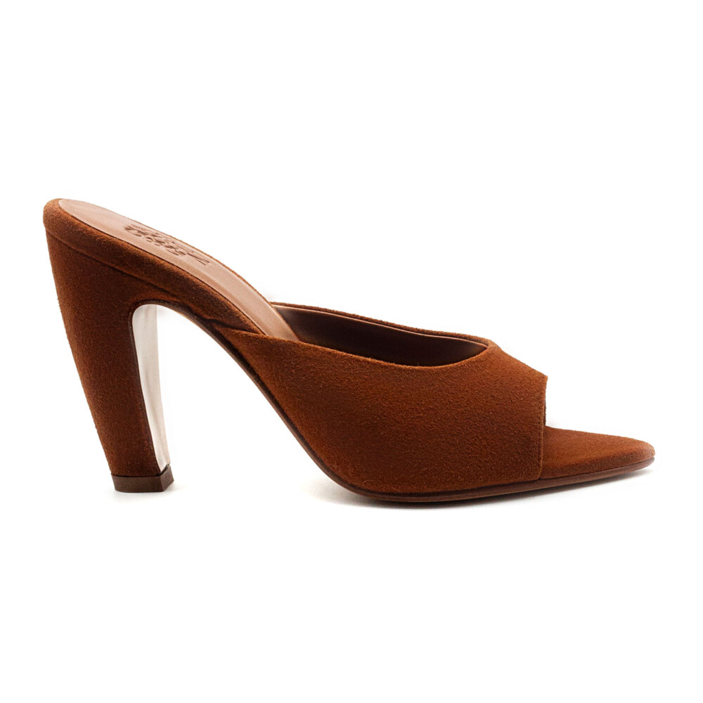 Explore Gia Borghini on Miinto: Versatile Fashion Trends