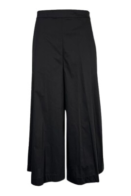 black-trousers-with-elastic-waist