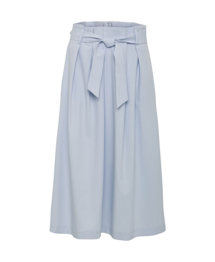 jupe-midi-bleue-plissee-avec-ceinture
