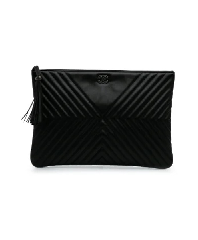 pre-owned-cuir-pochettes-minaudieres