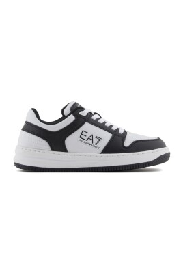 eco-friendly-lace-up-sneakers