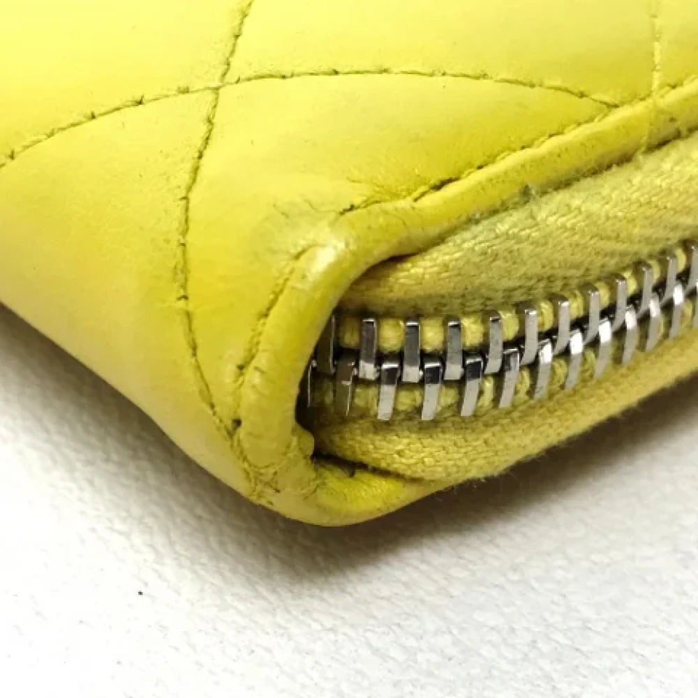 Chanel Vintage Pre-owned Leather wallets Yellow Dames