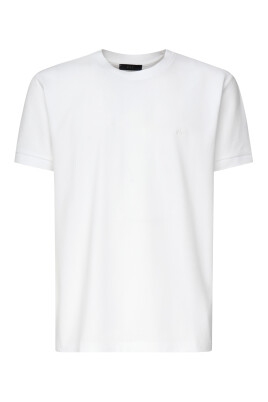 white-t-shirts-and-polos-with-logo