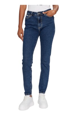 jean-skinny-en-coton-biologique
