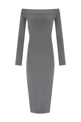 robe-midi-tricotee-en-acier-avec-boutons-dores