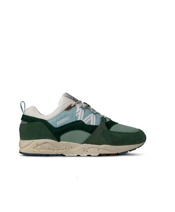 sneakers-de-style-retro-avec-des-materiaux-de-qualite-superieure