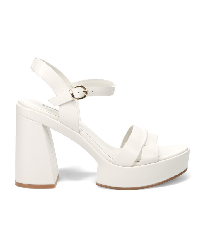 witte-geometrische-sandalen