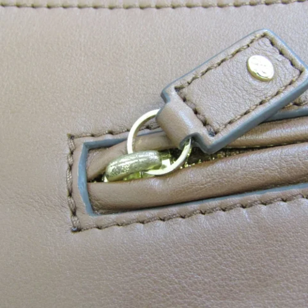 Anya Hindmarch Pre-owned Leather shoulder-bags Brown Dames