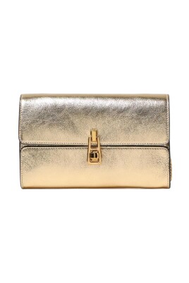 guld-metallic-laeder-clutch-kaede