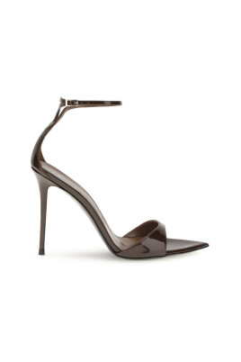 intriigo-strap-sandals