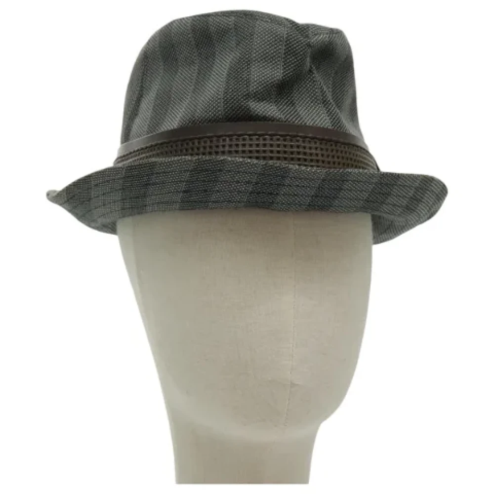 Louis Vuitton Vintage Pre-owned Cotton hats Gray Dames