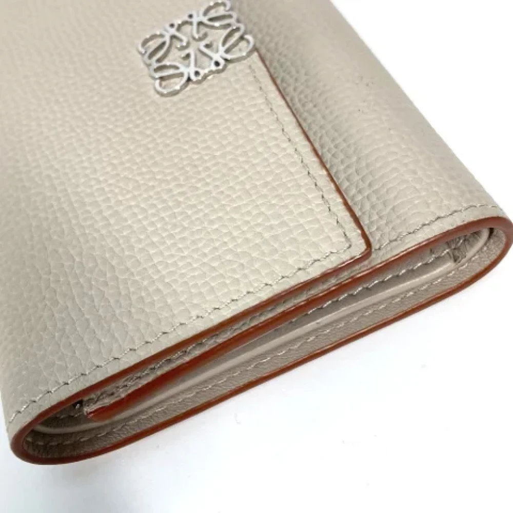 Loewe Pre-owned Leather wallets Beige Dames
