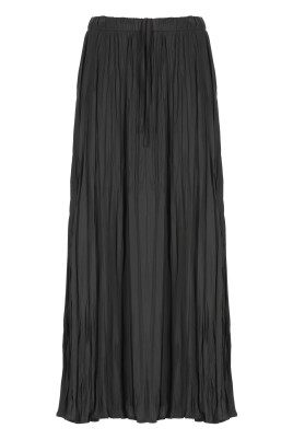 black-pleated-flared-skirt