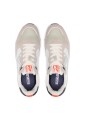 baskets-de-course-grises-avec-inserts-en-cuir