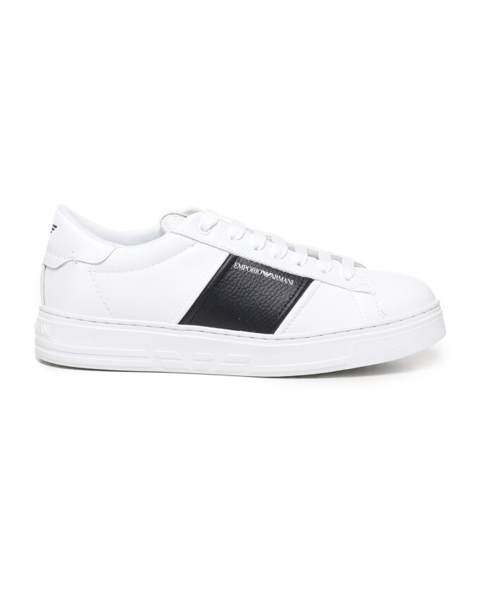 white-leather-sneakers-with-striped-detail