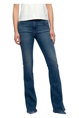 Högmidjade utsvängda jeans