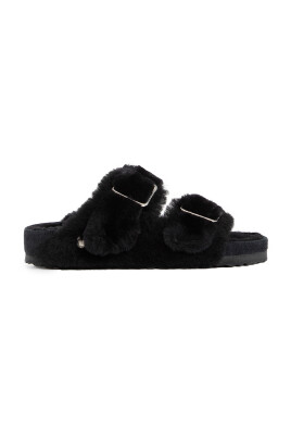 shearling-spaende-sandaler