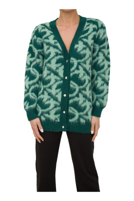 stylish-cardigan-for-a-chic-look