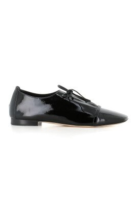black-oxford-shoes-with-asymmetric-toe