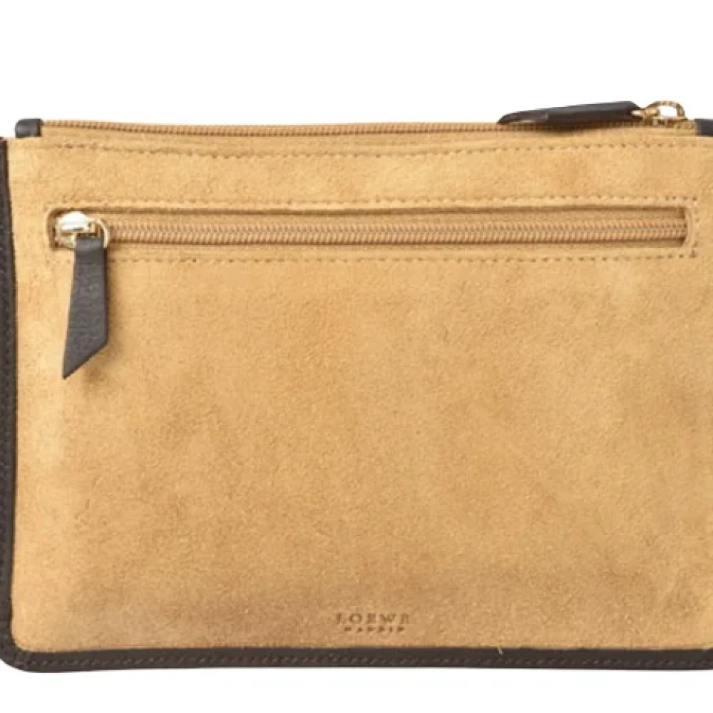 Loewe Pre-owned Leather clutches Brown Dames
