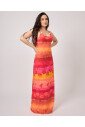 robe-longue-coloree-avec-large-encolure