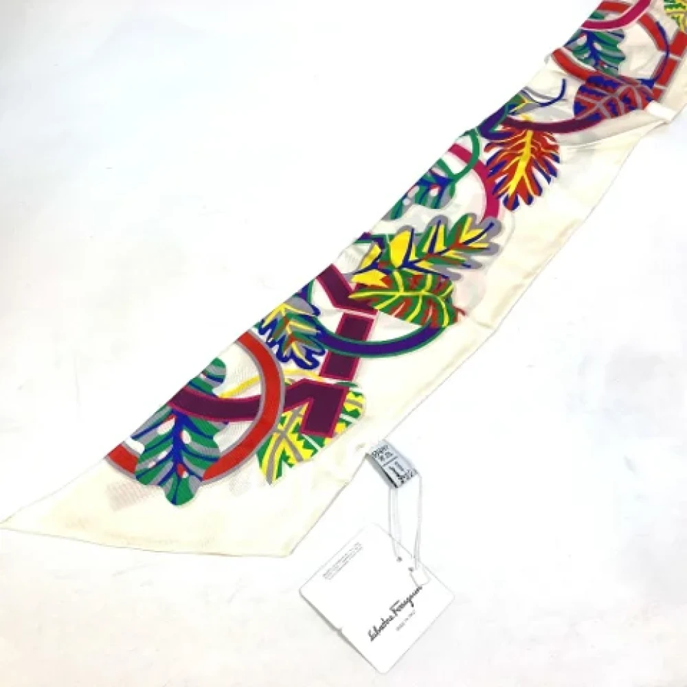 Salvatore Ferragamo Pre-owned Fabric scarves Multicolor Dames